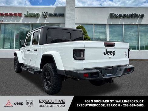 Used 2022 Jeep Gladiator Sport AWD/4WD image 2