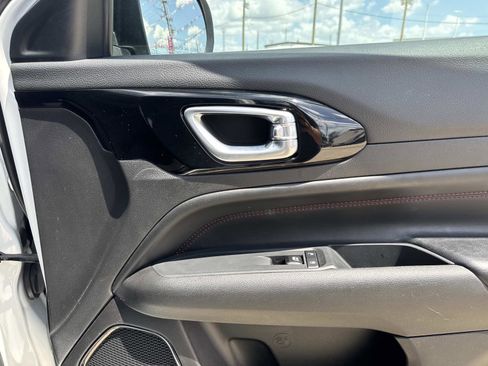 Used 2025 Jeep Compass Trailhawk image 14