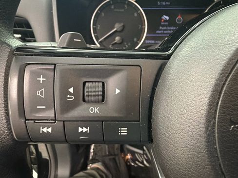 Used 2023 Nissan Rogue SV FWD image 15