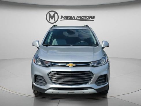 Used 2021 Chevrolet Trax LT AWD/4WD image 12