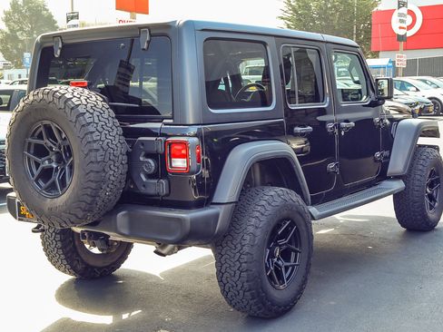 Used 2020 Jeep Wrangler Unlimited Sport image 19