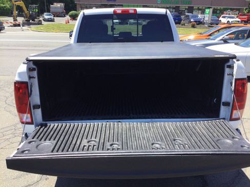 Used 2019 RAM 1500 Classic SLT AWD/4WD image 17