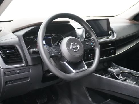 Used 2023 Nissan Rogue SV FWD image 9