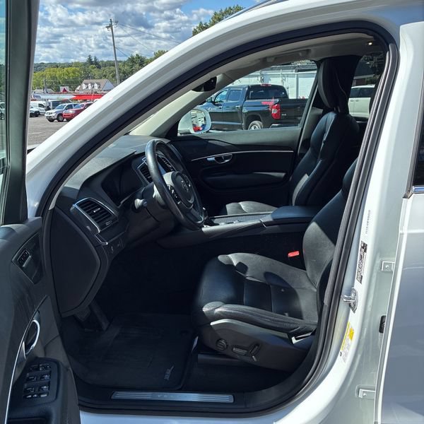 Used 2020 Volvo XC90 T6 Momentum AWD/4WD image 7