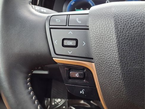 Used 2024 Toyota Crown Limited image 26