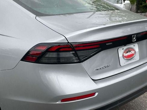 Used 2023 Honda Accord EX image 12