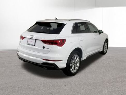 Used 2025 Audi Q3 2.0T Premium image 8