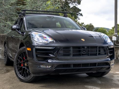 Certified 2018 Porsche Macan GTS AWD/4WD image 9