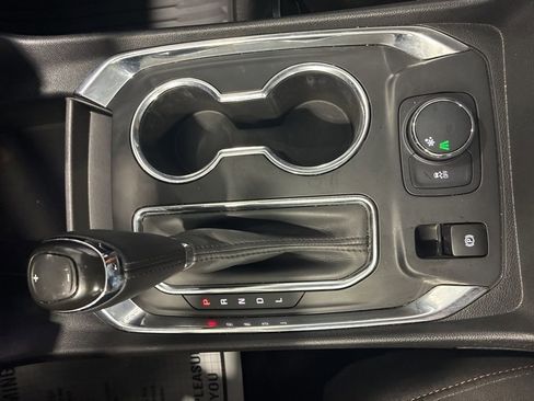 Used 2020 Chevrolet Traverse LT image 26