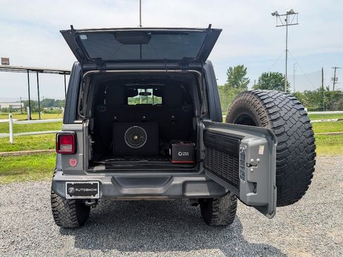 Used 2018 Jeep Wrangler Unlimited Sport S AWD/4WD image 8