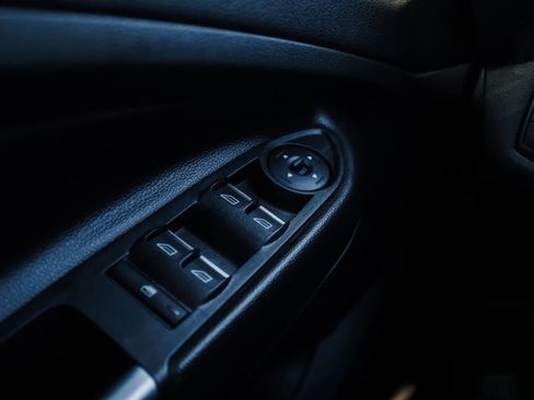 Used 2017 Ford Escape Titanium image 13