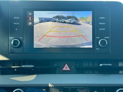 Used 2023 Kia Sportage LX image 6