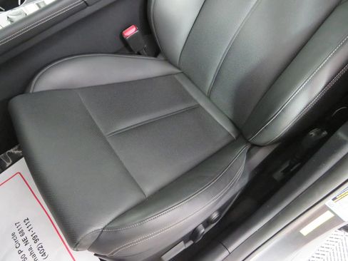 Used 2019 Genesis G70 2.0T Advanced image 34