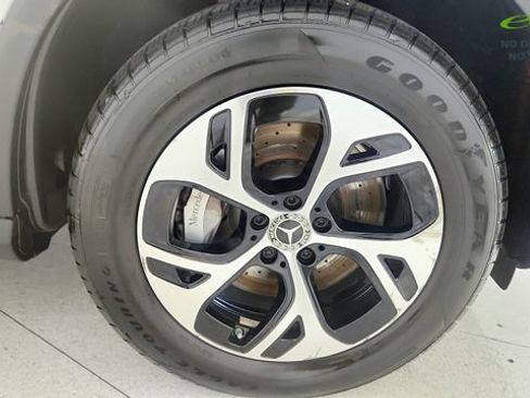 Used 2025 Mercedes-Benz GLC 350e 4MATIC image 80