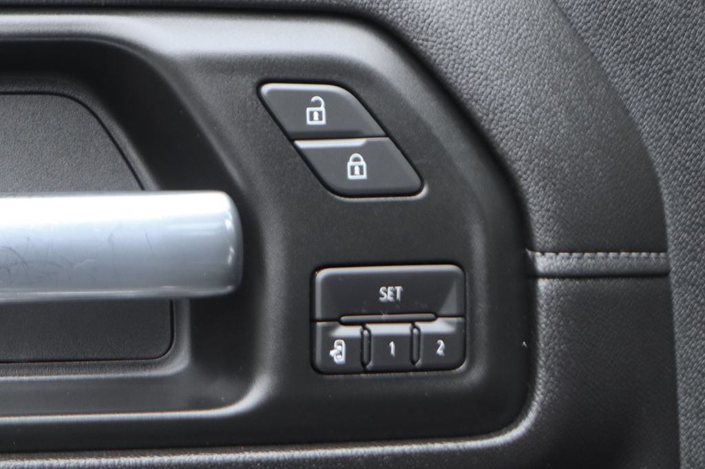 Used 2020 Chevrolet Silverado 2500 High Country w/ Technology Package AWD/4WD image 18