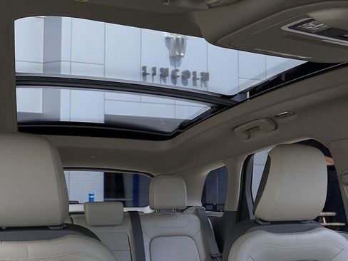 New 2026 Lincoln Corsair Premiere image 22