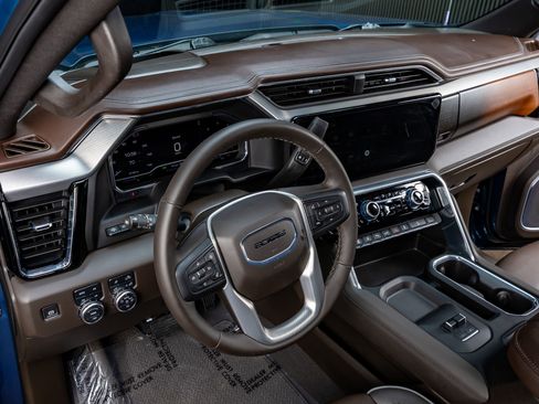 Used 2025 GMC Sierra 2500 Denali w/ Denali Reserve Package image 17