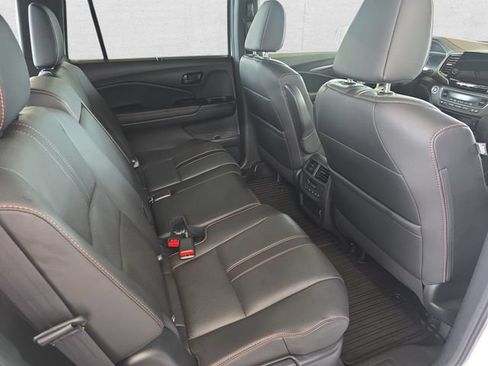 Used 2022 Honda Pilot TrailSport image 11