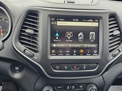 Used 2023 Jeep Cherokee Altitude Lux image 23