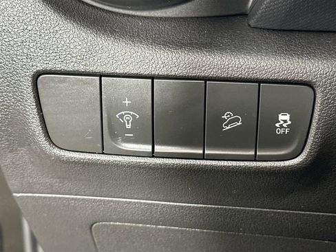 Used 2023 Hyundai Kona Limited AWD/4WD image 25