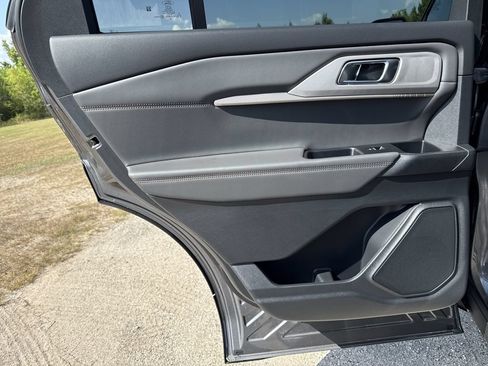 New 2026 Ford Explorer Active w/ Active Comfort Package RWD image 24