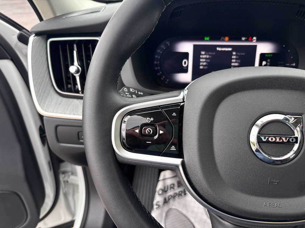 Certified 2025 Volvo XC60 T8 Plus w/ Protection Package Premier AWD/4WD image 20