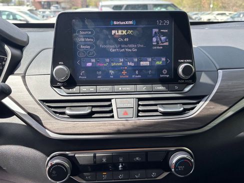 Used 2025 Nissan Altima 2.5 SV image 20