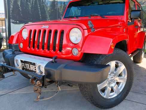Used 2015 Jeep Wrangler Unlimited Sahara AWD/4WD image 7