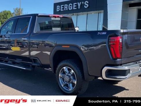 New 2026 GMC Sierra 3500 SLT w/ SLT Premium Package image 8