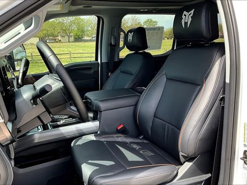New 2026 Ford F250 Lariat w/ Black Appearance Package AWD/4WD image 9