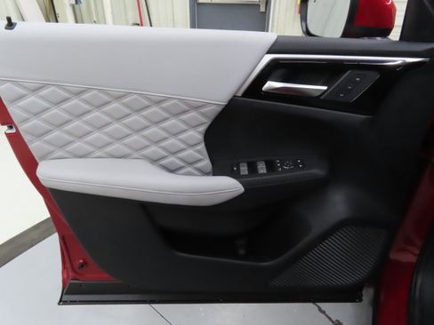 New 2025 Mitsubishi Outlander SEL image 9