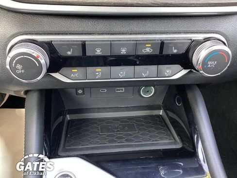 Used 2024 Nissan Altima 2.5 SV w/ SV Premium Package FWD image 19