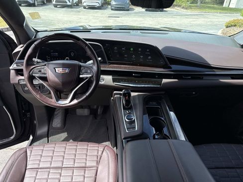 Certified 2024 Cadillac Escalade Sport Platinum w/ Heavy-Duty Trailer Package AWD/4WD image 17
