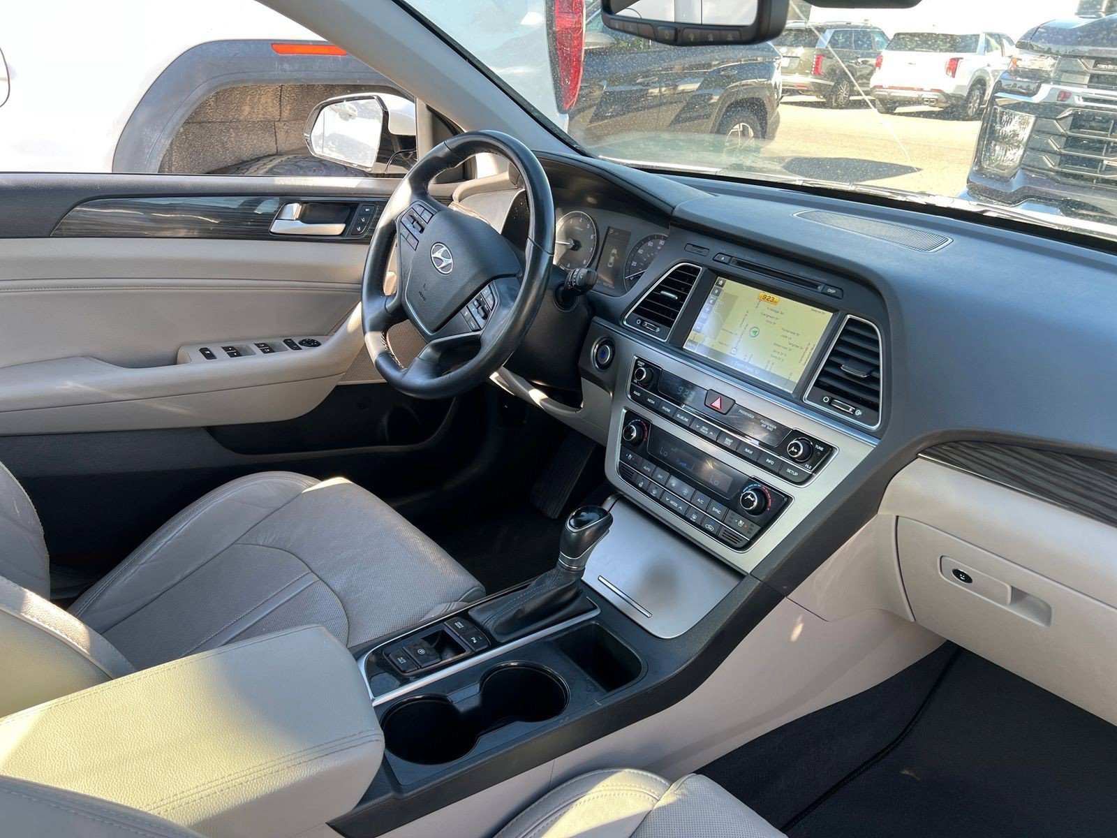 Used 2015 Hyundai Sonata Limited w/ Option Group 06 FWD image 34