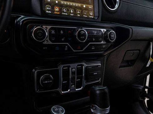 Used 2023 Jeep Wrangler Unlimited Sahara w/ Cold Weather Group image 17