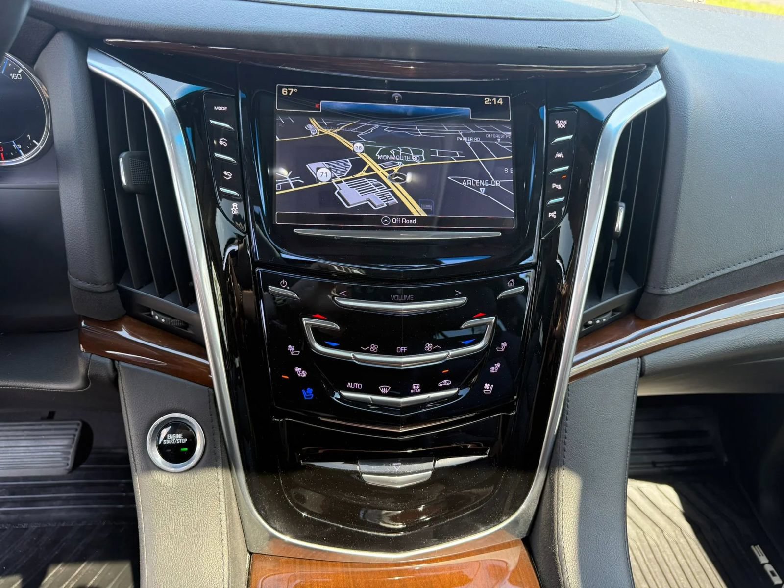 Used 2020 Cadillac Escalade ESV Luxury RWD image 25