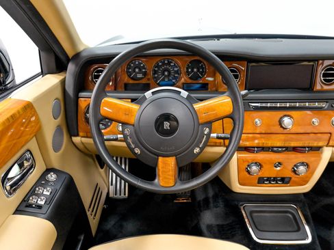 Used 2013 Rolls-Royce Phantom Sedan RWD image 77