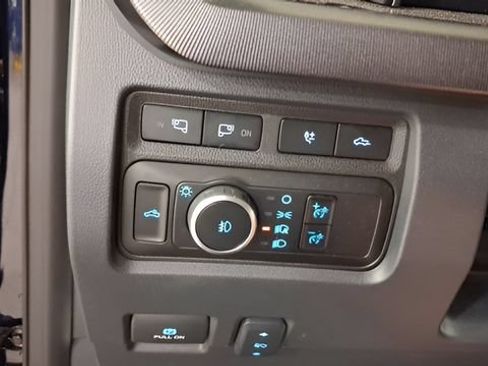 Used 2023 Ford F250 Platinum AWD/4WD image 32