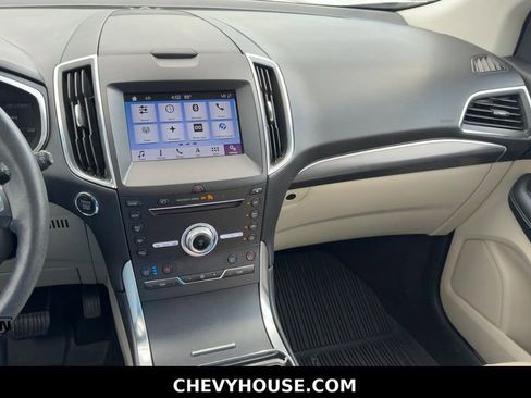 Used 2019 Ford Edge Titanium w/ Equipment Group 301A FWD image 18
