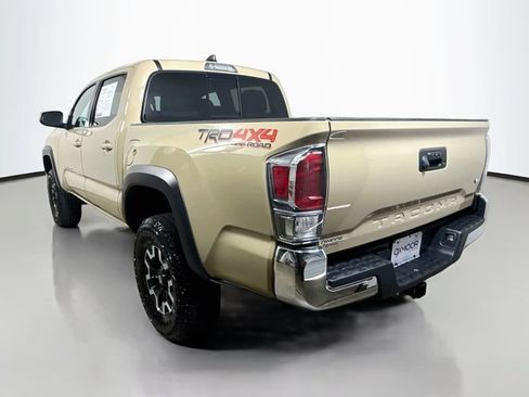 Certified 2020 Toyota Tacoma TRD Off-Road AWD/4WD image 5