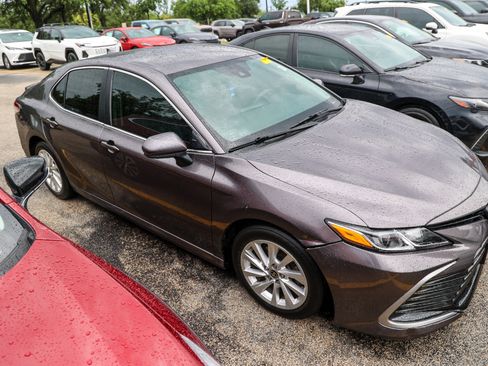Used 2023 Toyota Camry LE FWD image 6