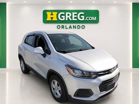 Used 2020 Chevrolet Trax LS w/ Tint and Cruise Package FWD image 4