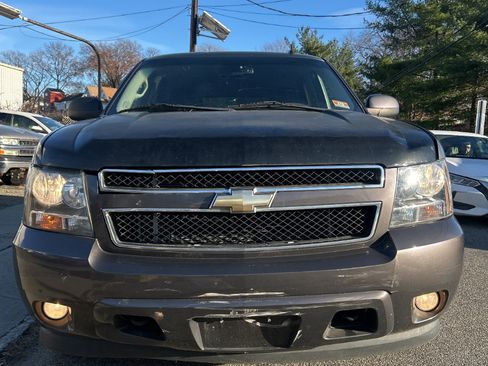 Used 2011 Chevrolet Tahoe LT image 2