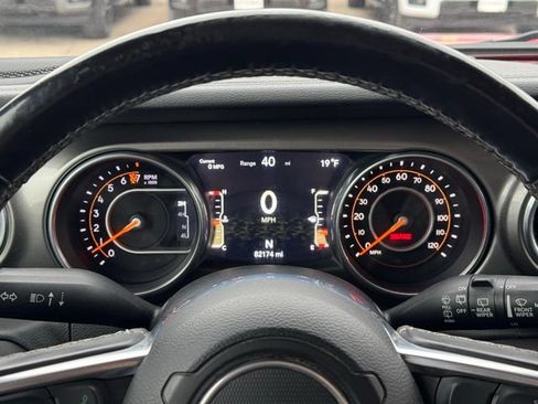 Used 2018 Jeep Wrangler Unlimited Sahara w/ Cold Weather Group AWD/4WD image 26