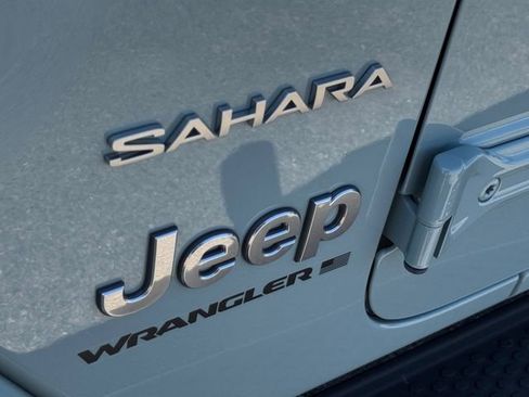 Certified 2023 Jeep Wrangler Unlimited Sahara w/ Cold Weather Group AWD/4WD image 11