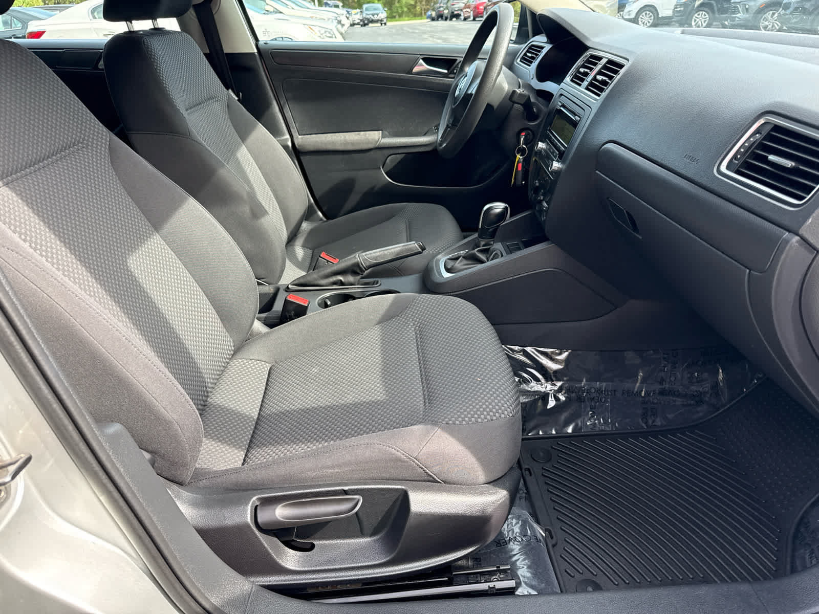 Used 2011 Volkswagen Jetta Sedan FWD image 12