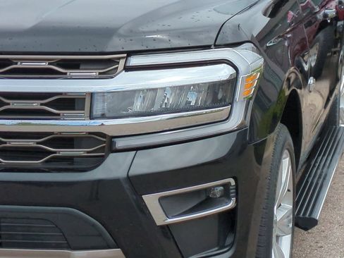 Used 2022 Ford Expedition King Ranch image 11