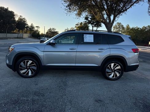 Used 2024 Volkswagen Atlas SE image 4