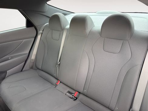 Certified 2023 Hyundai Elantra SE image 13