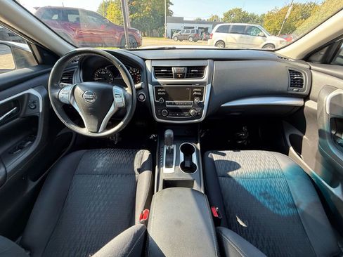 Used 2017 Nissan Altima 2.5 SV image 24